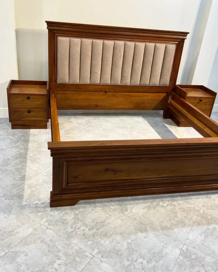 Virunga upholstered bed, view 3